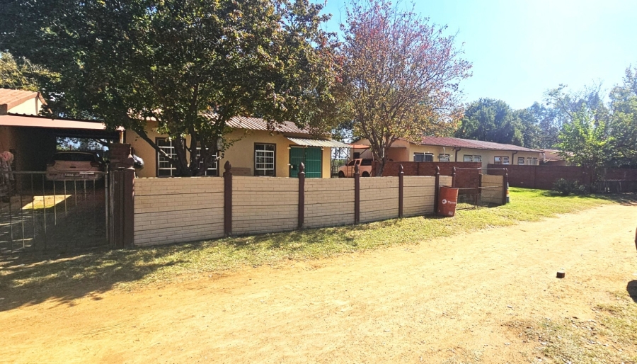 To Let 2 Bedroom Property for Rent in Rustenburg Rural North West